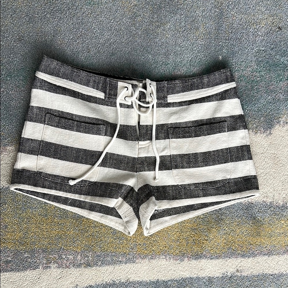 L’AGENCE Black and White Tweed Knit Shorts (L)